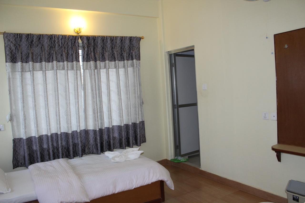 Hotel Milarepa Pvt Ltd Pokhara Exteriör bild