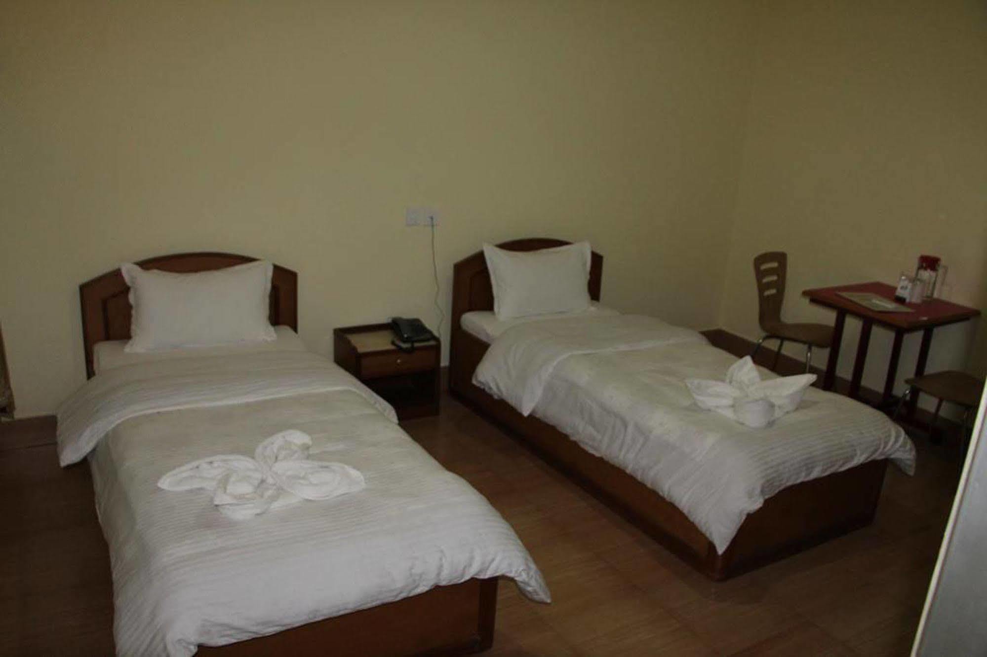 Hotel Milarepa Pvt Ltd Pokhara Exteriör bild