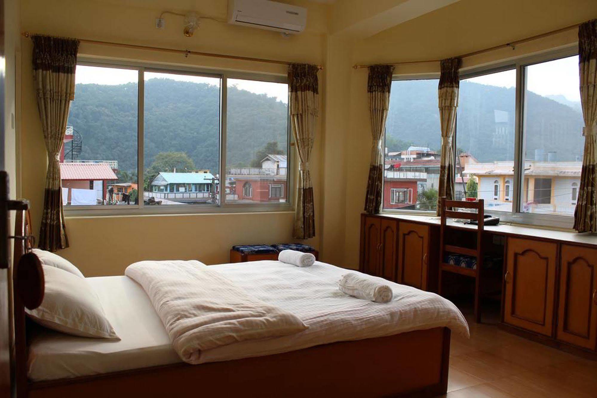 Hotel Milarepa Pvt Ltd Pokhara Exteriör bild