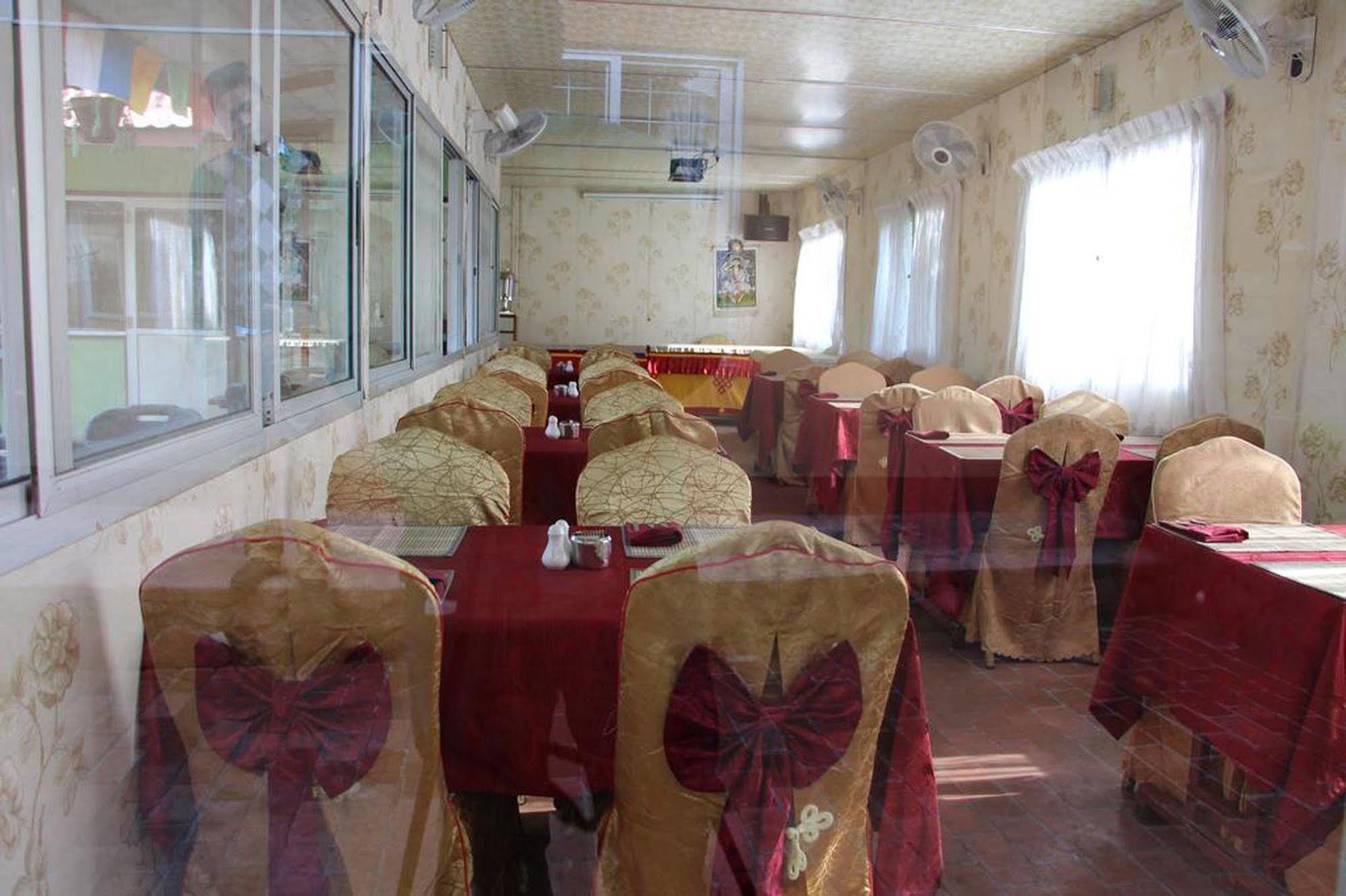 Hotel Milarepa Pvt Ltd Pokhara Exteriör bild